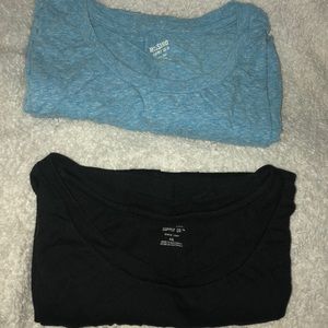 ⭕️2/$20- Bundle of two mossimo shirts